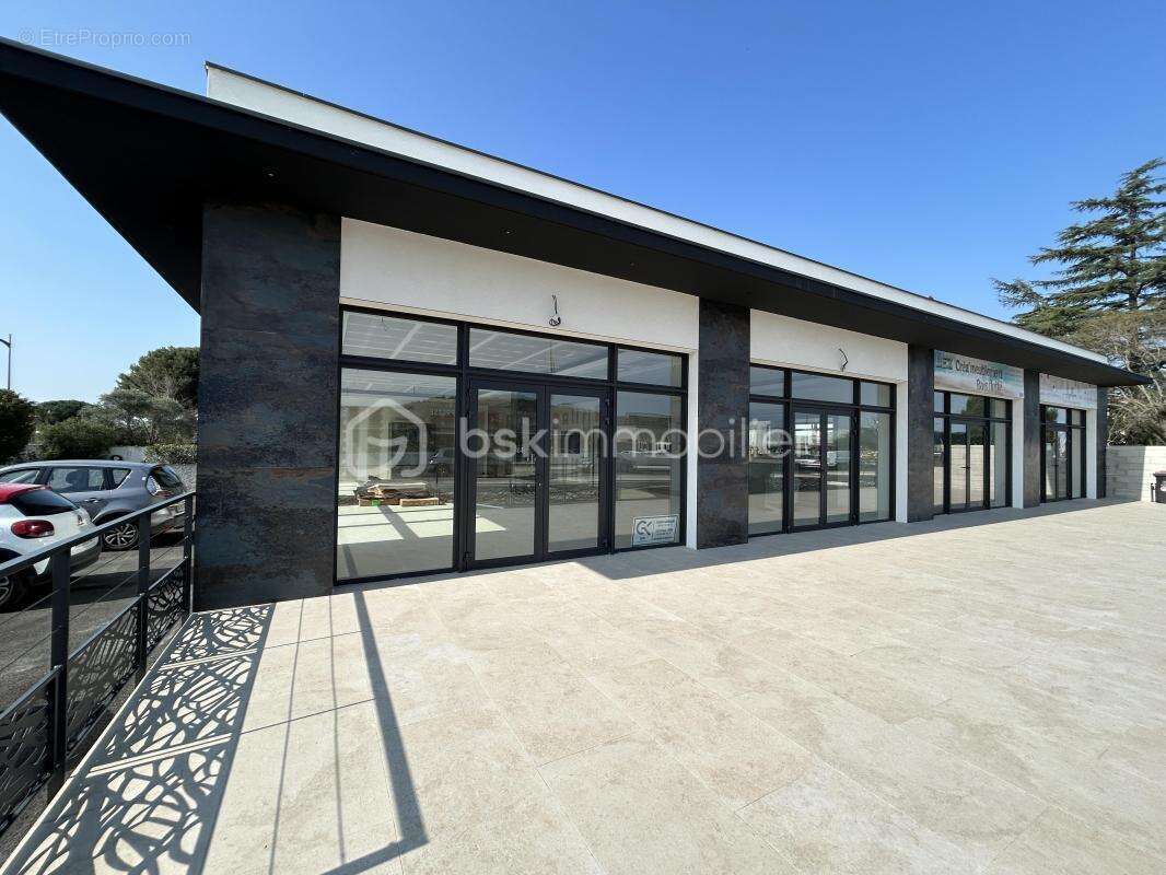 Lignan-sur-orb – ensemble commercial récent de 347 m² - photo 2