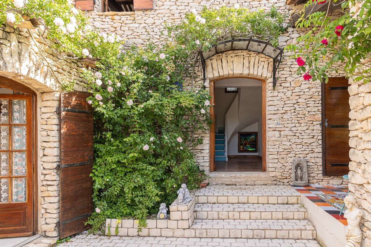 Maison à GORDES