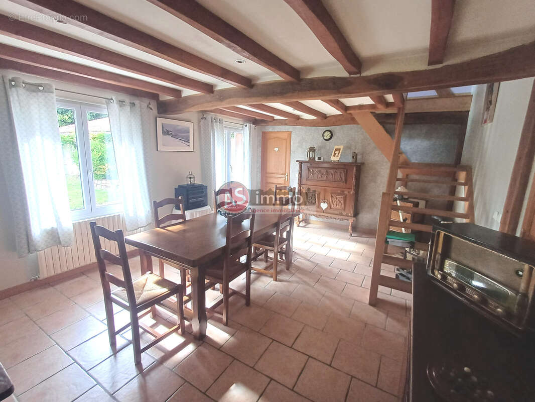 Maison à MARTIN-EGLISE
