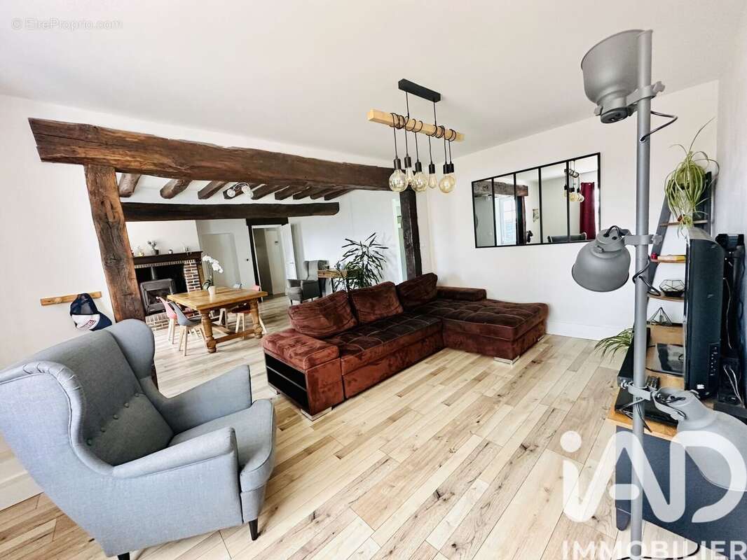 Maison 153 m² à Saint-Arnoult-Des-Bois  - photo 4