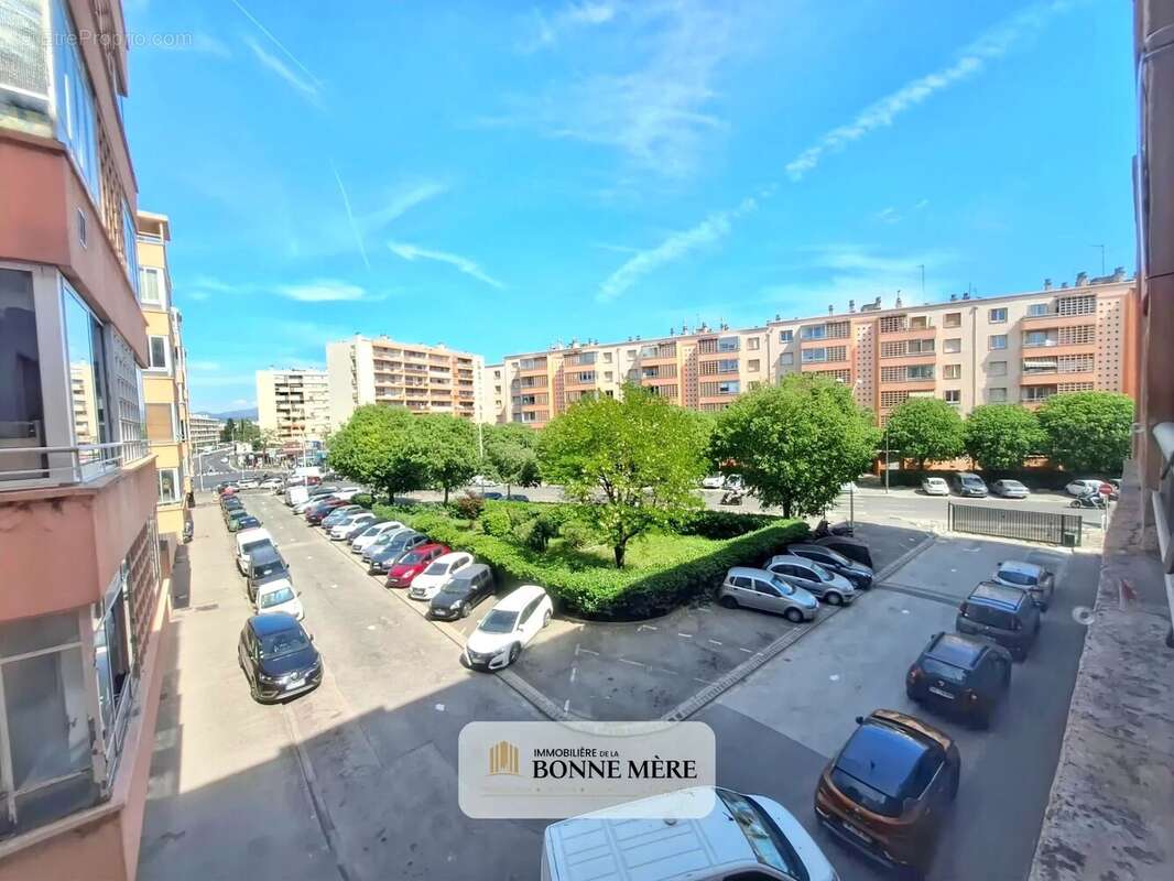 Appartement à MARSEILLE-9E