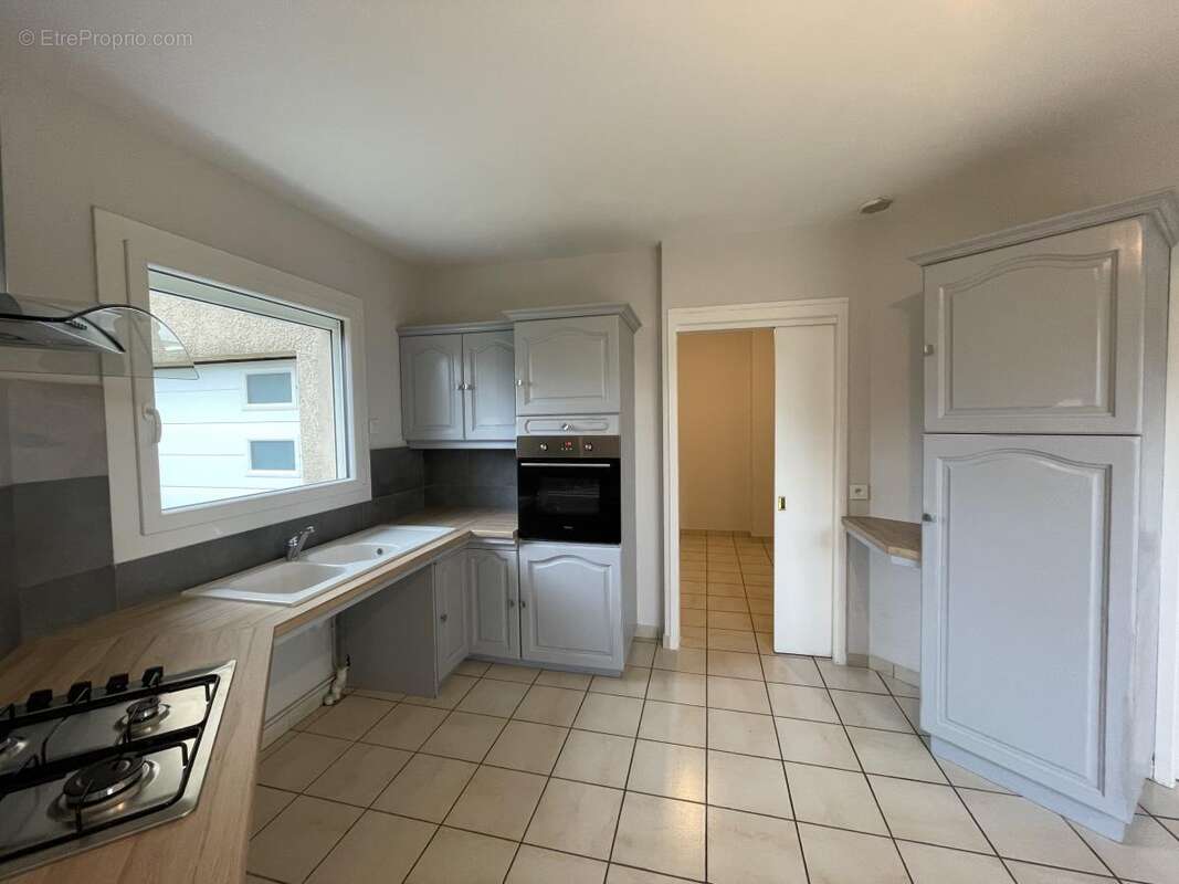 Maison à GRANGES-LES-BEAUMONT