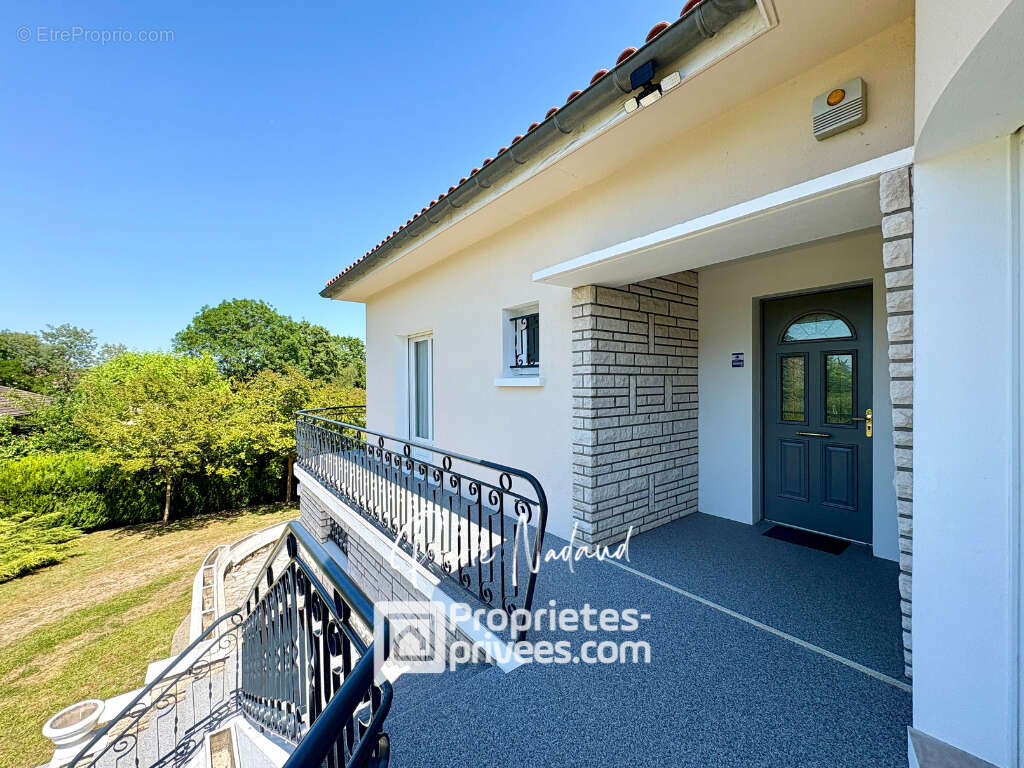 Maison Les Eglisottes Et Chalaures 6 pièces 5 chambres - photo 2