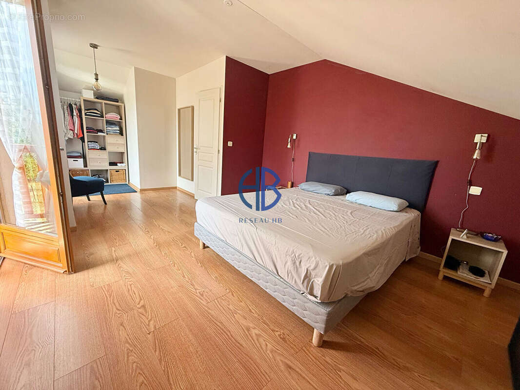 Maison 4 chambres + une pièce (garage transformé en habitable). Au grand calme - photo 7