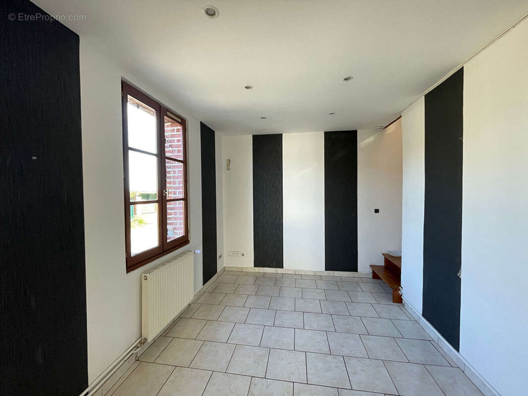 Maison à LONGCHAMPS