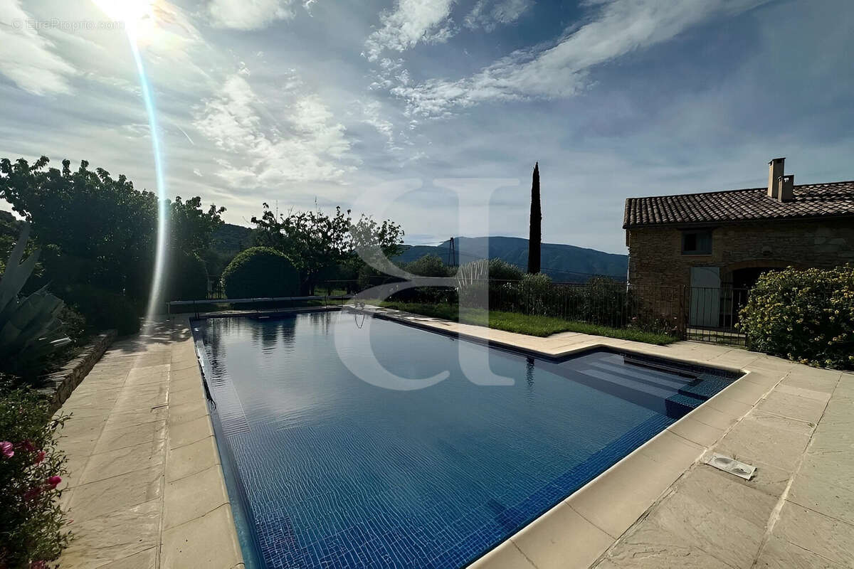 Maison à VAISON-LA-ROMAINE
