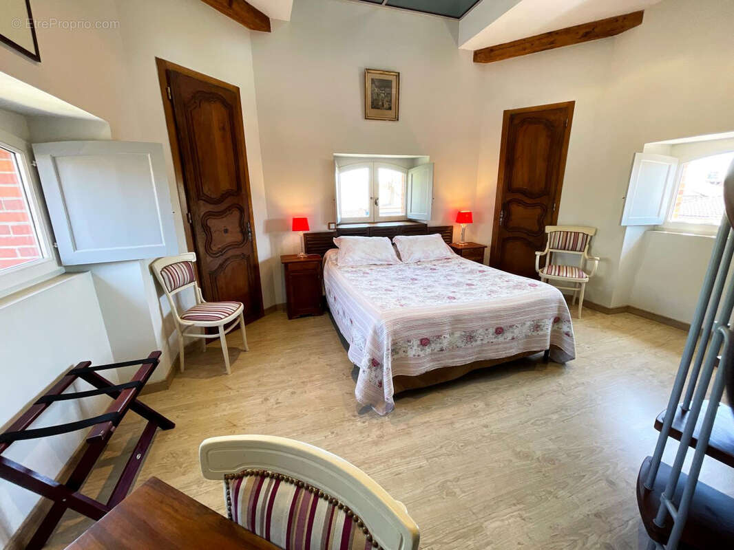 Ensemble immobilier avec Maison de maître, gîte, maison de gardien, piscine et jacuzzi - photo 14