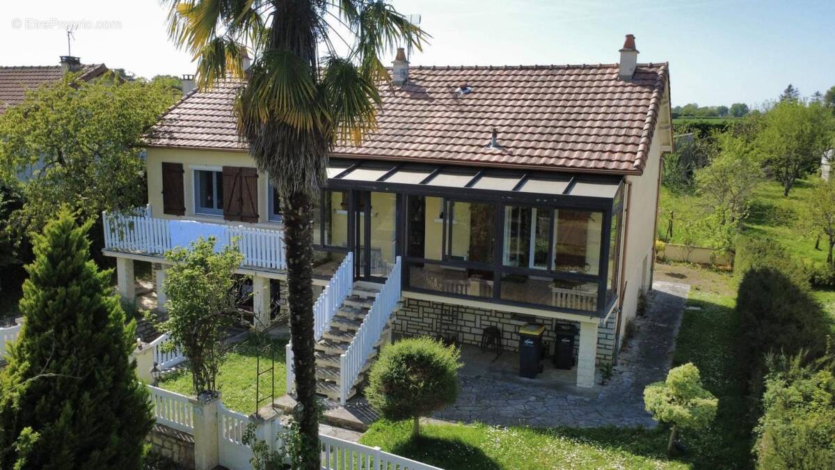 Maison à MAUPREVOIR