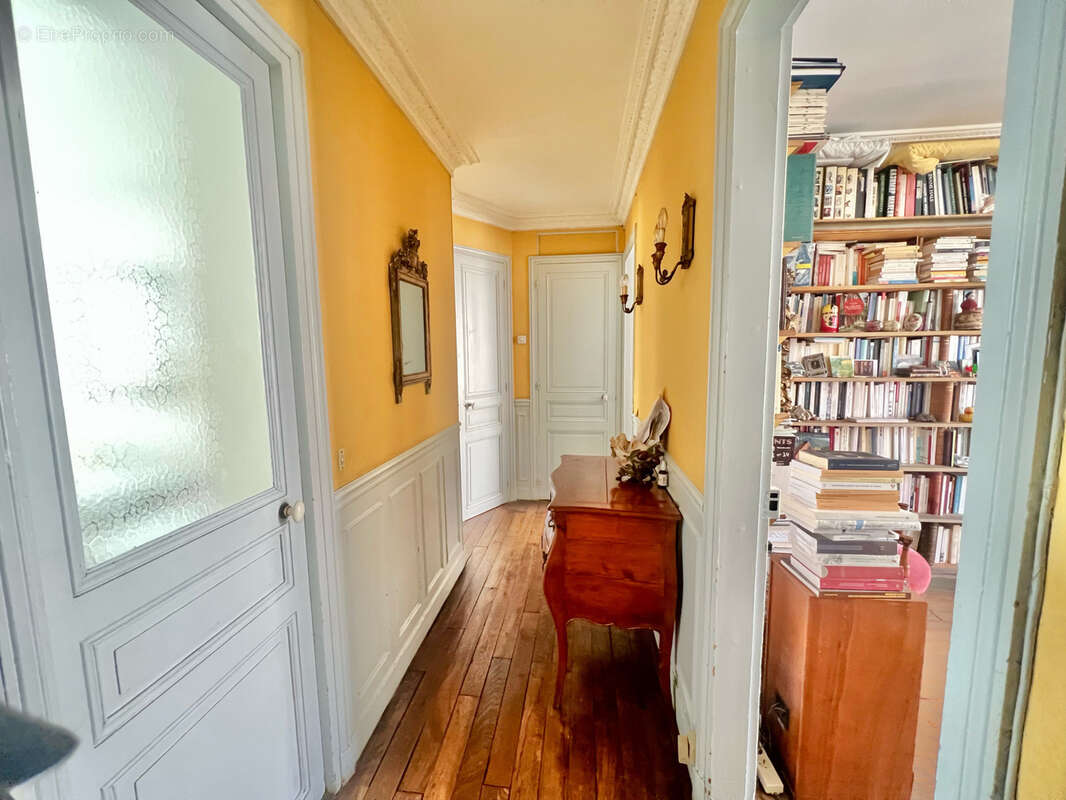 Appartement à PARIS-14E