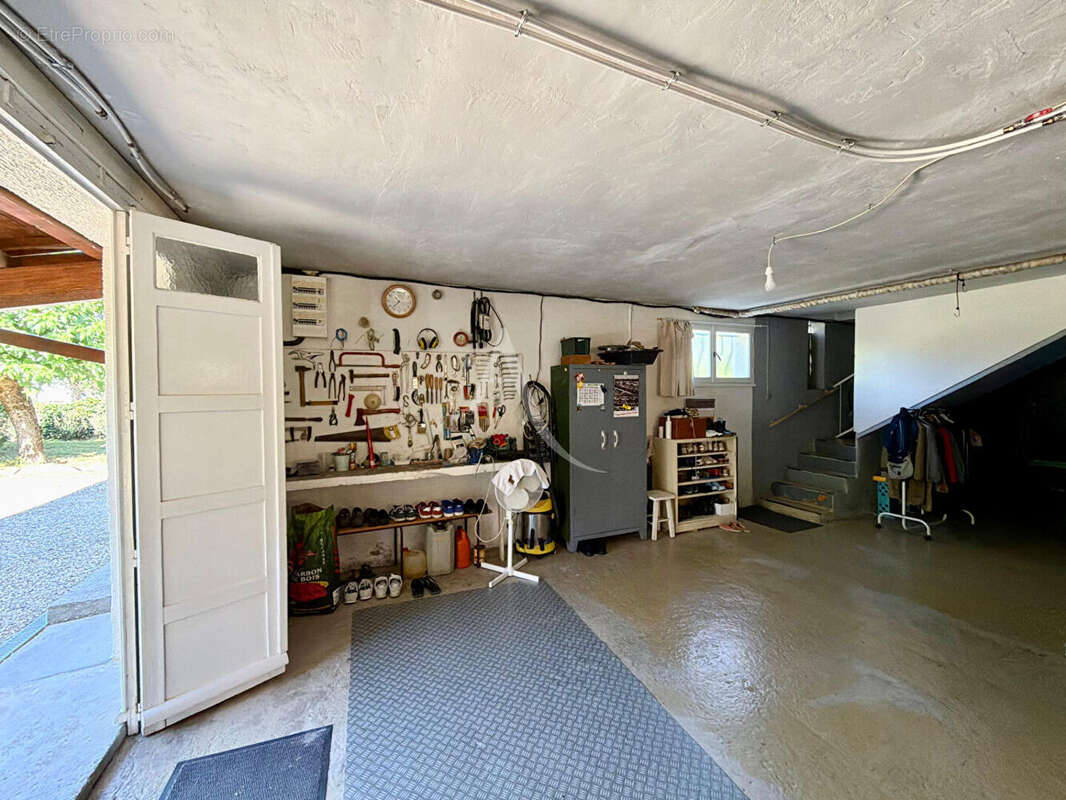 Maison rénovée de 106 m² sur plus de 3 400 m² de terrain clos - photo 17