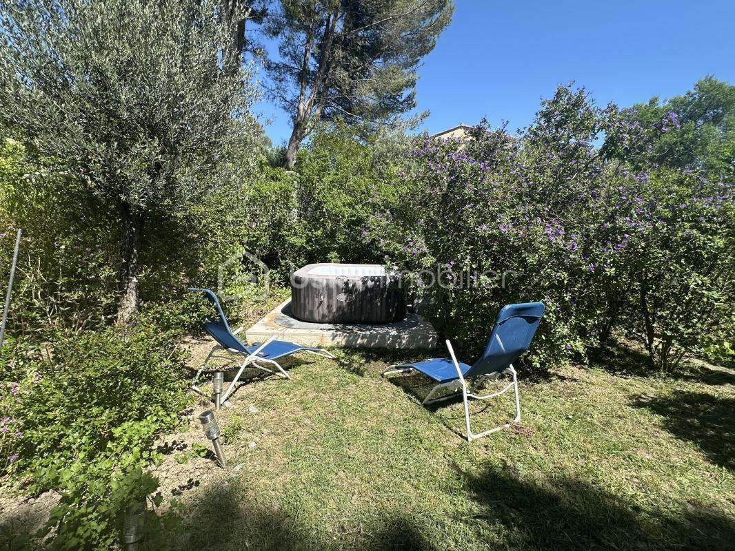 Maison à MORNAS