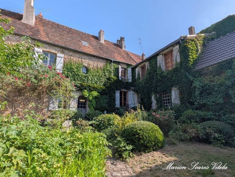 Maison à CHAUMES-EN-BRIE