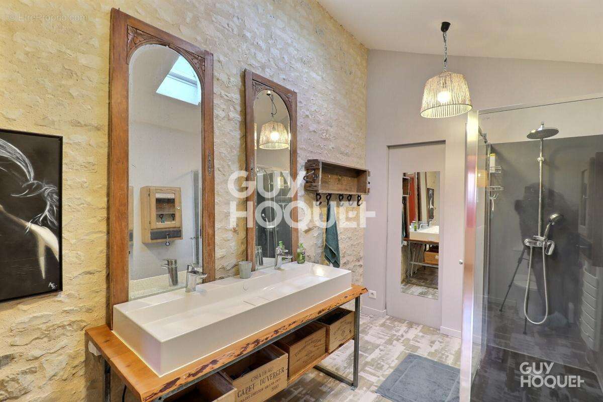 Maison à SAINT-GEORGES-DU-BOIS