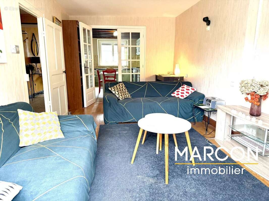 Maison à LE BOURG-D'HEM