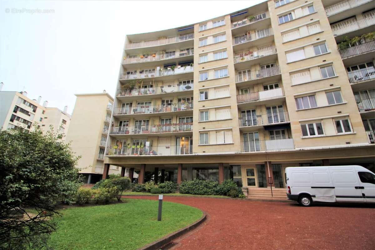 Appartement à PARIS-20E