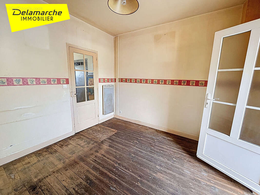 Maison à DONVILLE-LES-BAINS