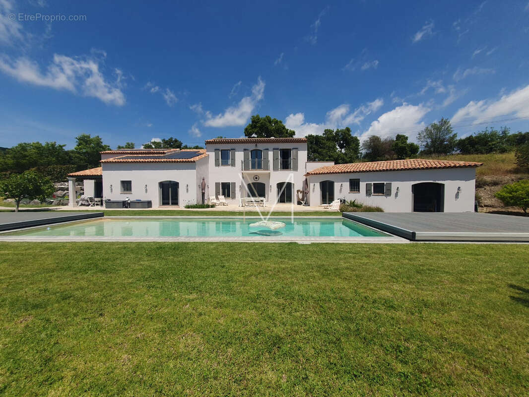 Maison à PLAN-DE-LA-TOUR