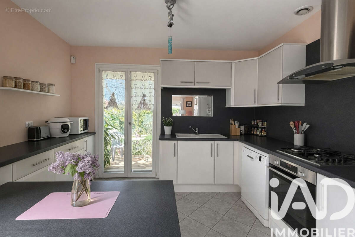 Photo 3 - Maison à MEYZIEU
