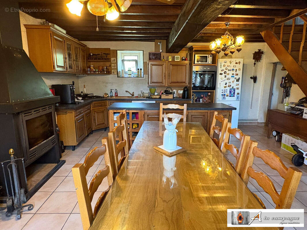 Maison à SAINT-MAURICE-PRES-PIONSAT