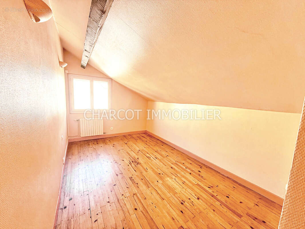 Maison à SAINTE-FOY-LES-LYON