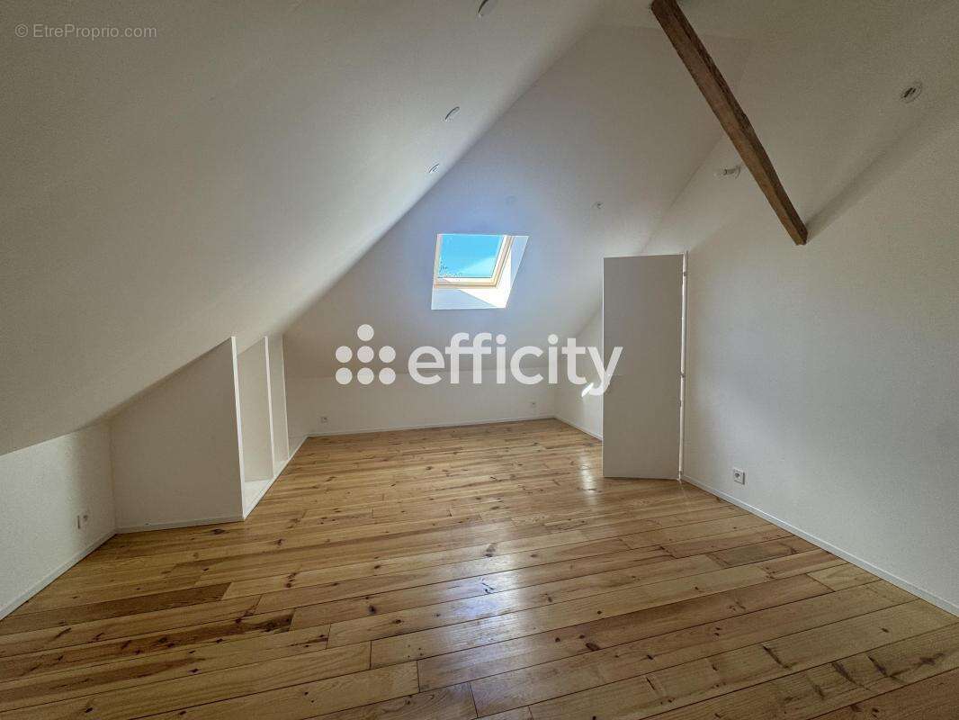 Maison 200 m² à Valmont  - photo 6