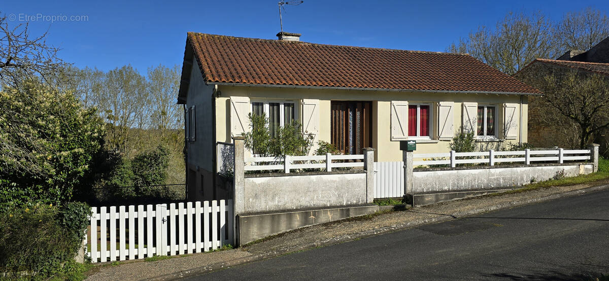 Maison à JAZENEUIL