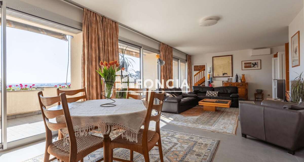 Maison à LE PLESSIS-ROBINSON