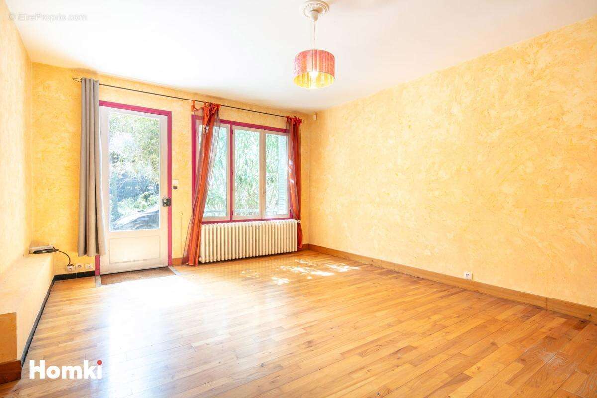 Maison de 226 m² au cœur d’un jardin arboré de 1 500 m² – Fraîcheur, calme et verdure - photo 19