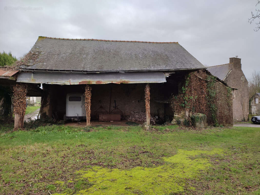 Maison à LANGUENAN