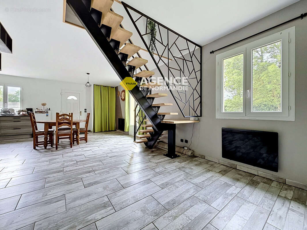 Maison à MONTREUIL-L'ARGILLE