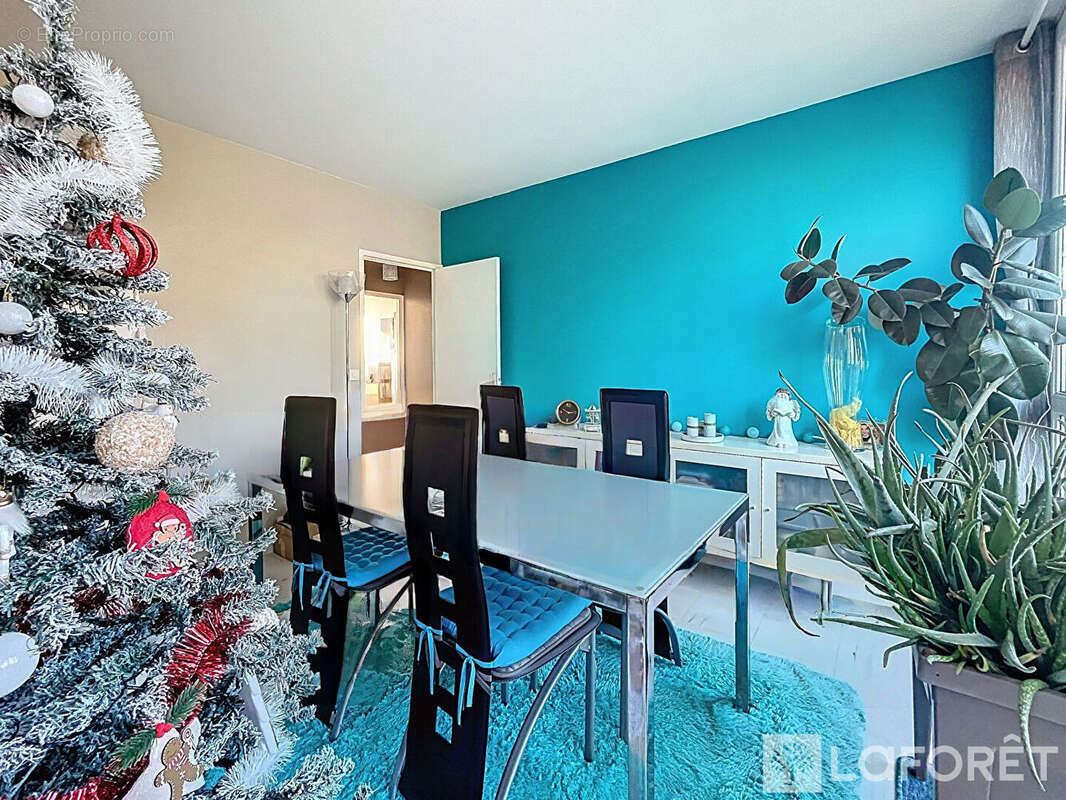 Appartement à SAINT-MICHEL-SUR-ORGE