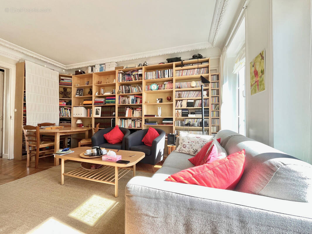 Appartement à PARIS-18E