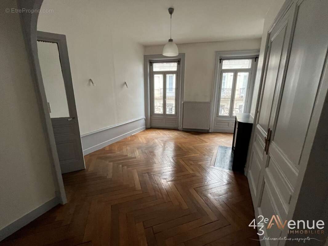 Appartement à SAINT-ETIENNE