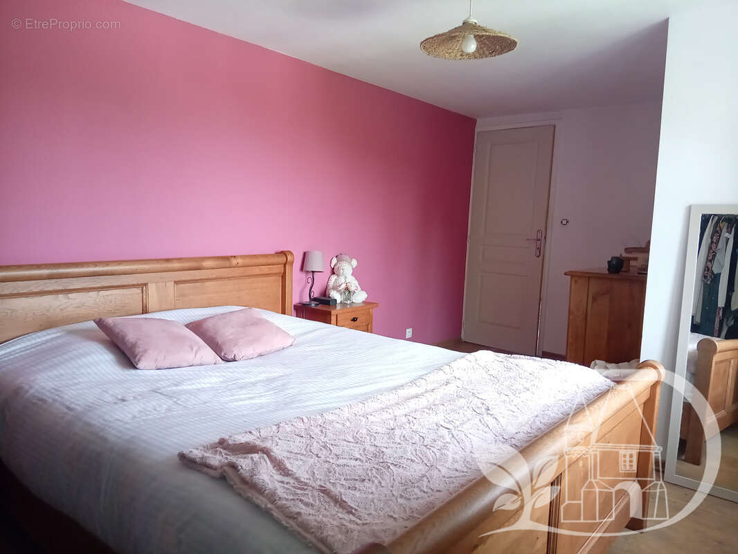 Maison à ONS-EN-BRAY