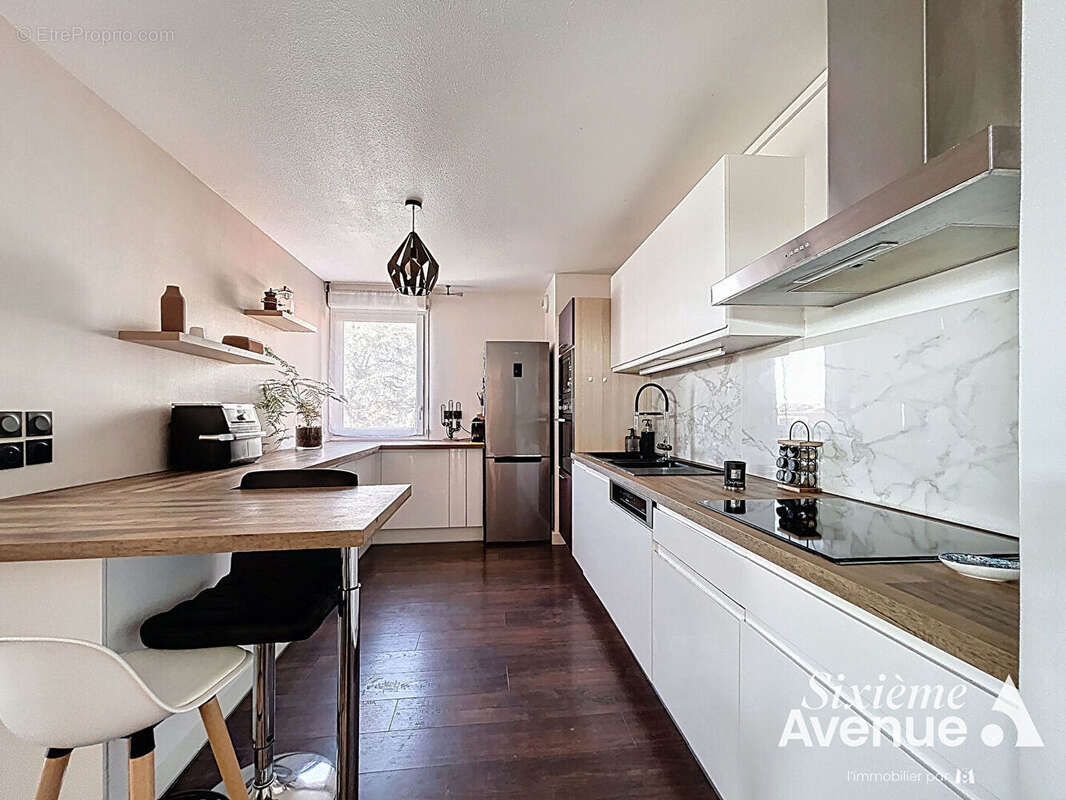 Appartement à DECINES-CHARPIEU