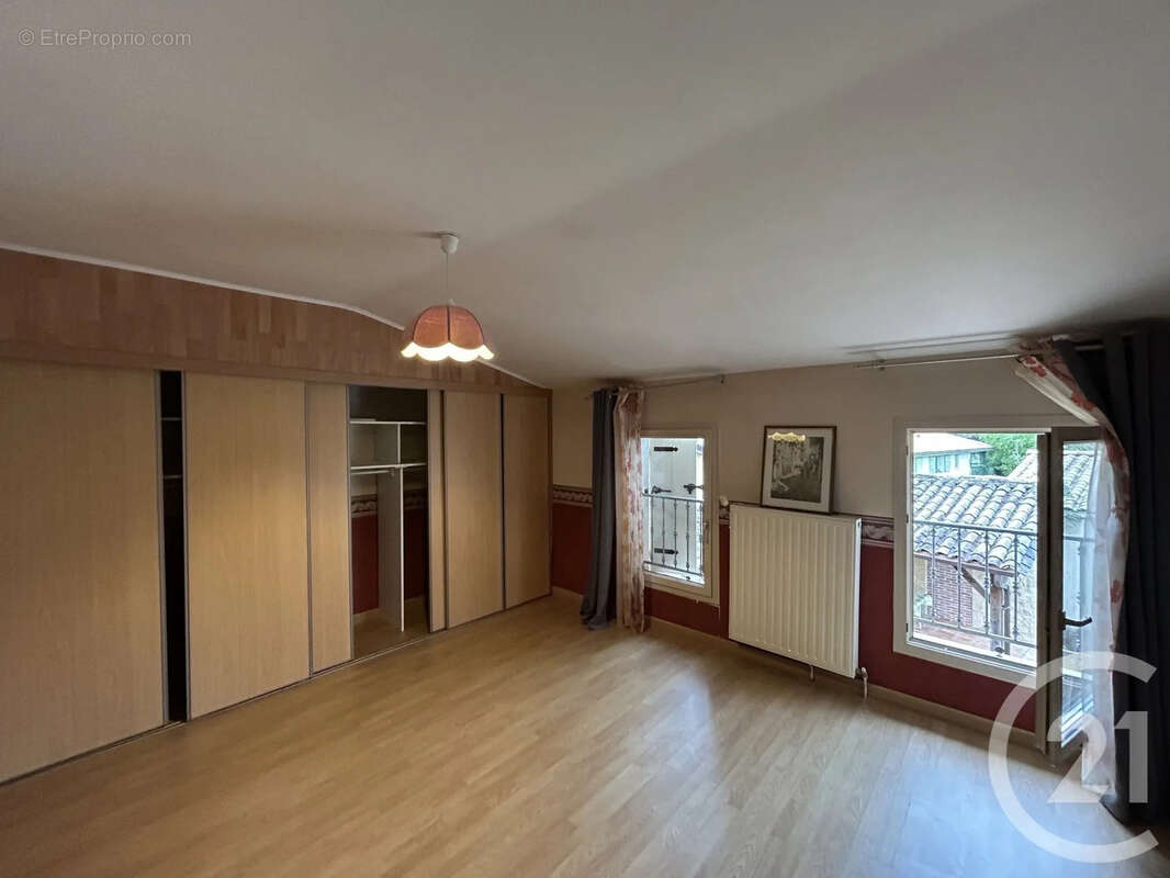 Maison à LES EGLISOTTES-ET-CHALAURES