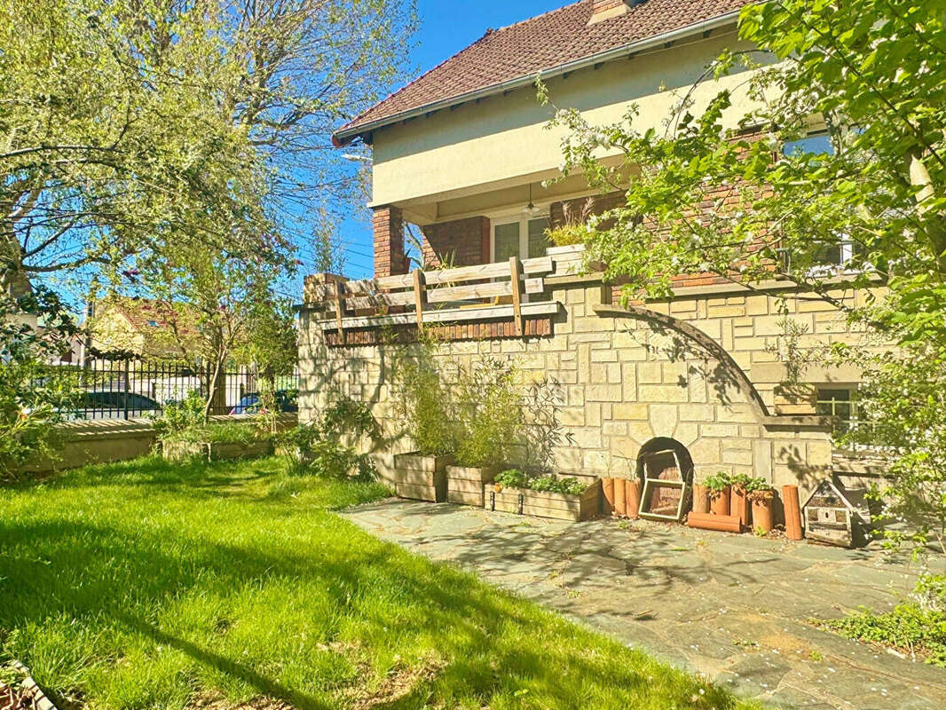 Maison à L'HAY-LES-ROSES