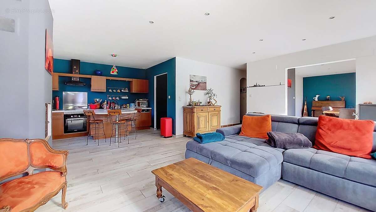 Maison - Plain pied - 3 Chambres - Garage - Jardin entièrement plat - Au calme - Proche centre village - photo 11