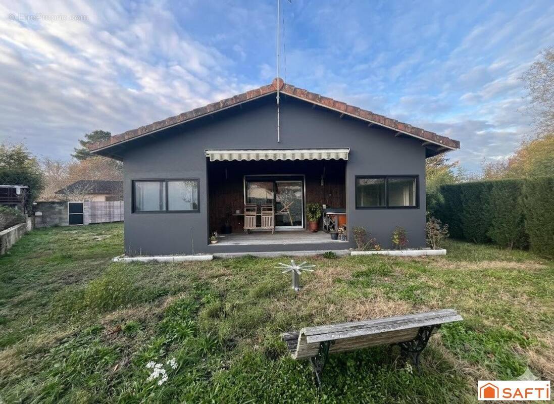 Photo 1 - Maison à LE TUZAN