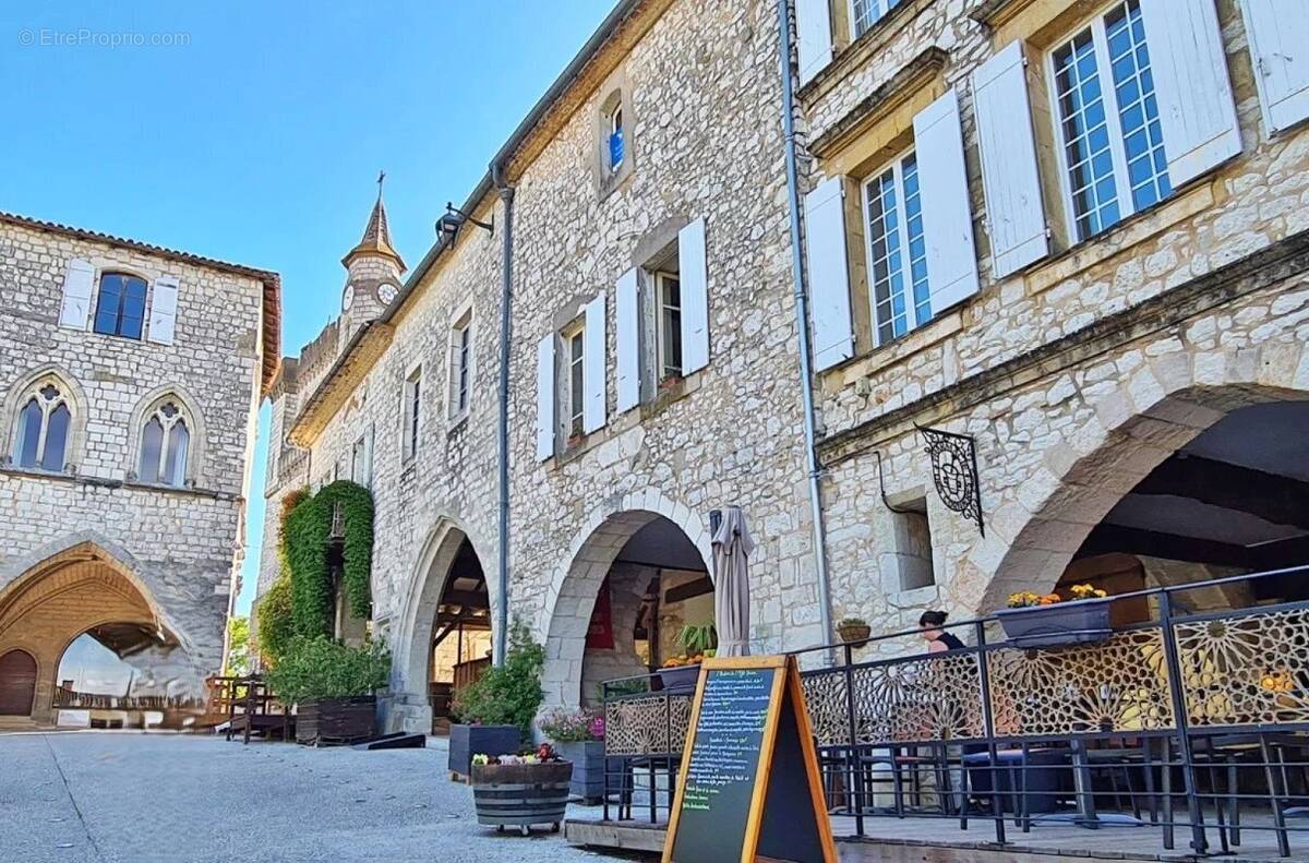 Commerce à MONFLANQUIN