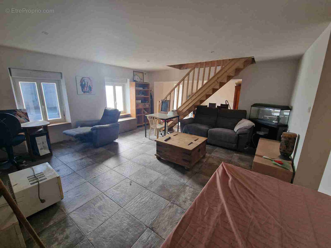 Maison à SAINT-MARTIN-LACAUSSADE