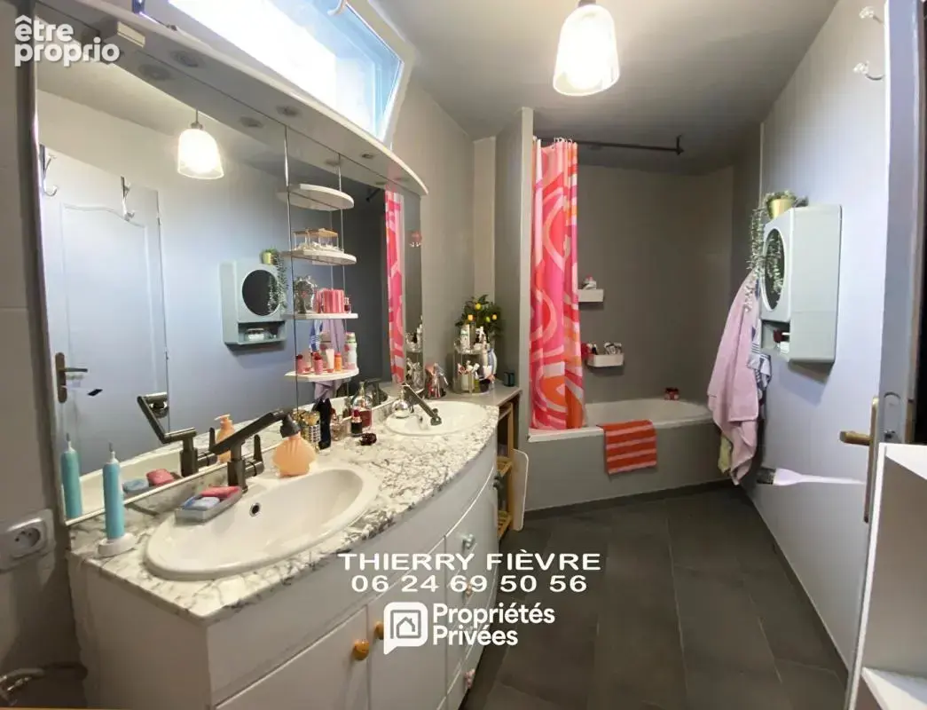 A VENDRE - NOYANT 49490  CENTRE BOURG Maison 6 pièces  de 147 m2 - photo 9
