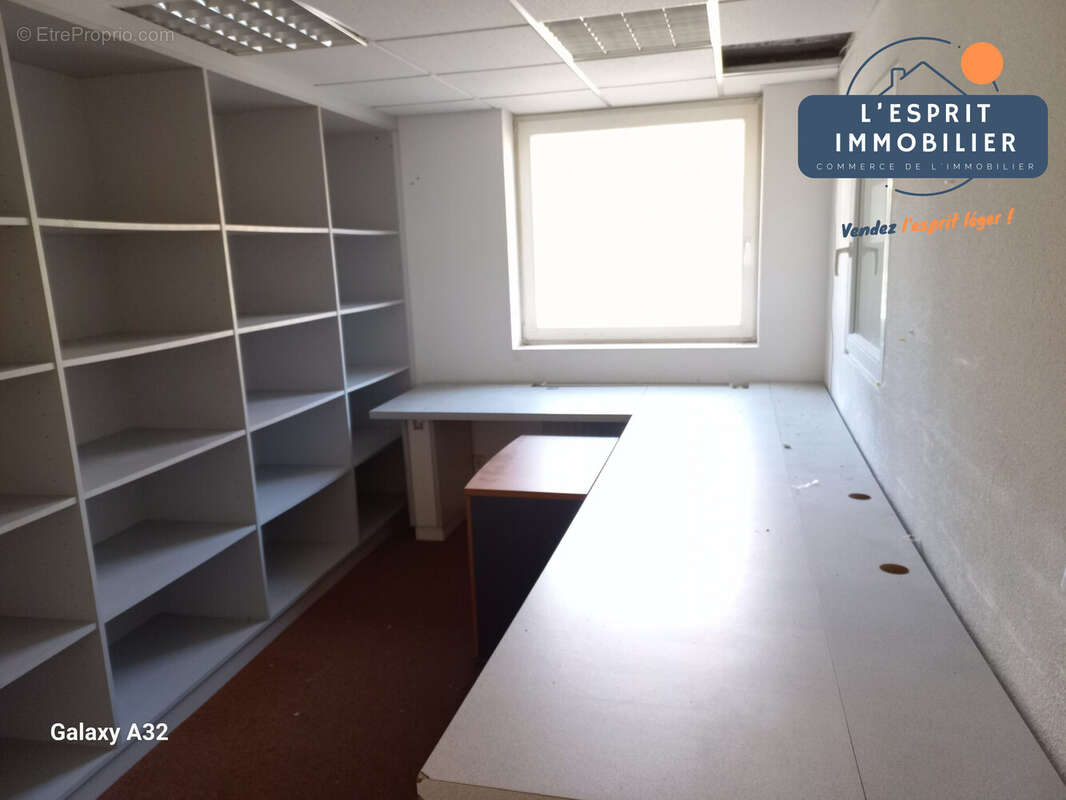 Commerce à COIN-LES-CUVRY