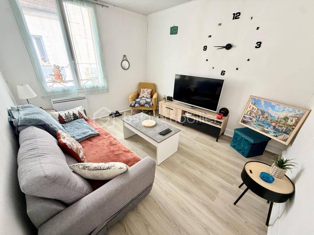 Appartement à MARINES