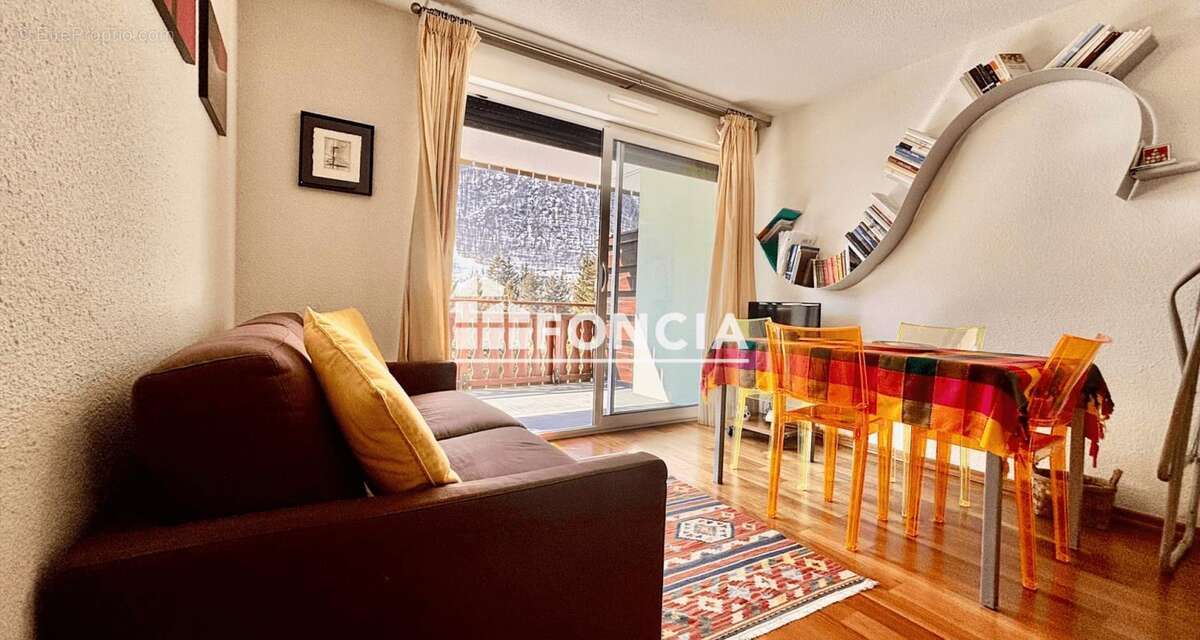 Appartement à LA SALLE-LES-ALPES