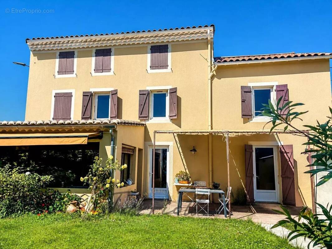 Maison à MONTELIMAR