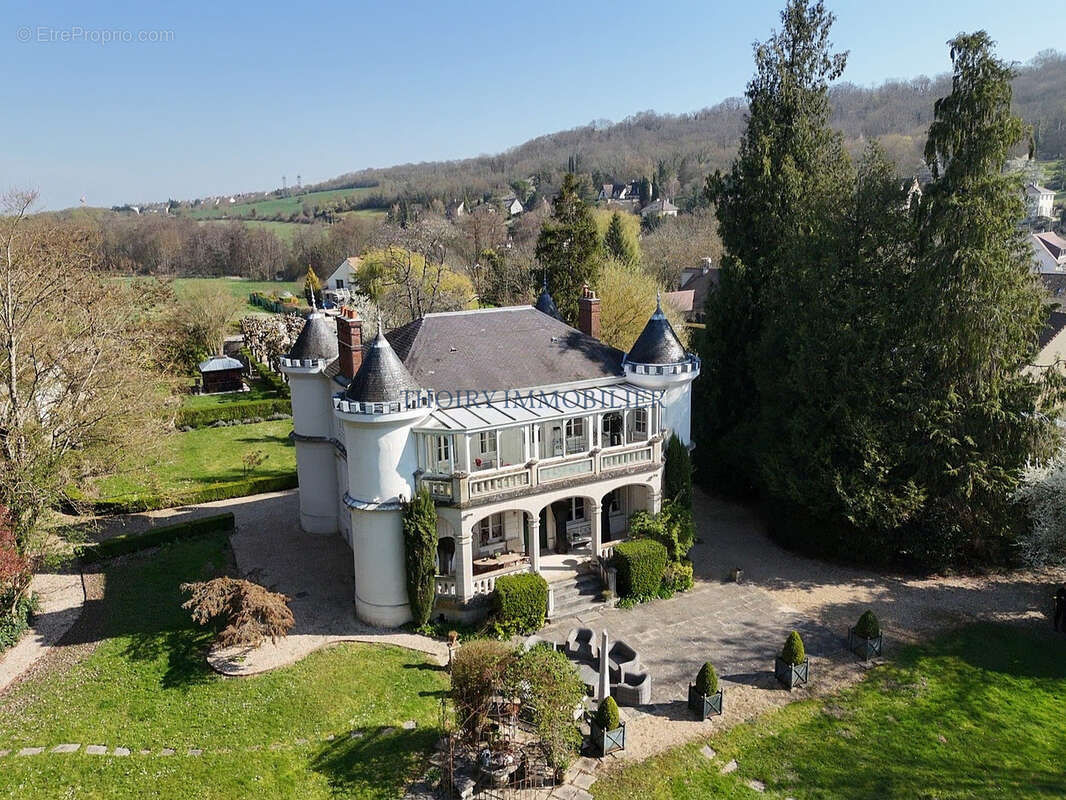 Maison à AUFFREVILLE-BRASSEUIL