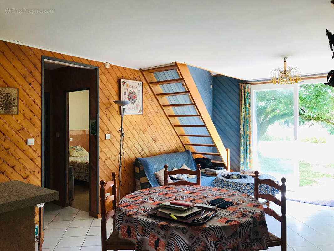 Maison à LA CHAPELLE-DES-MARAIS