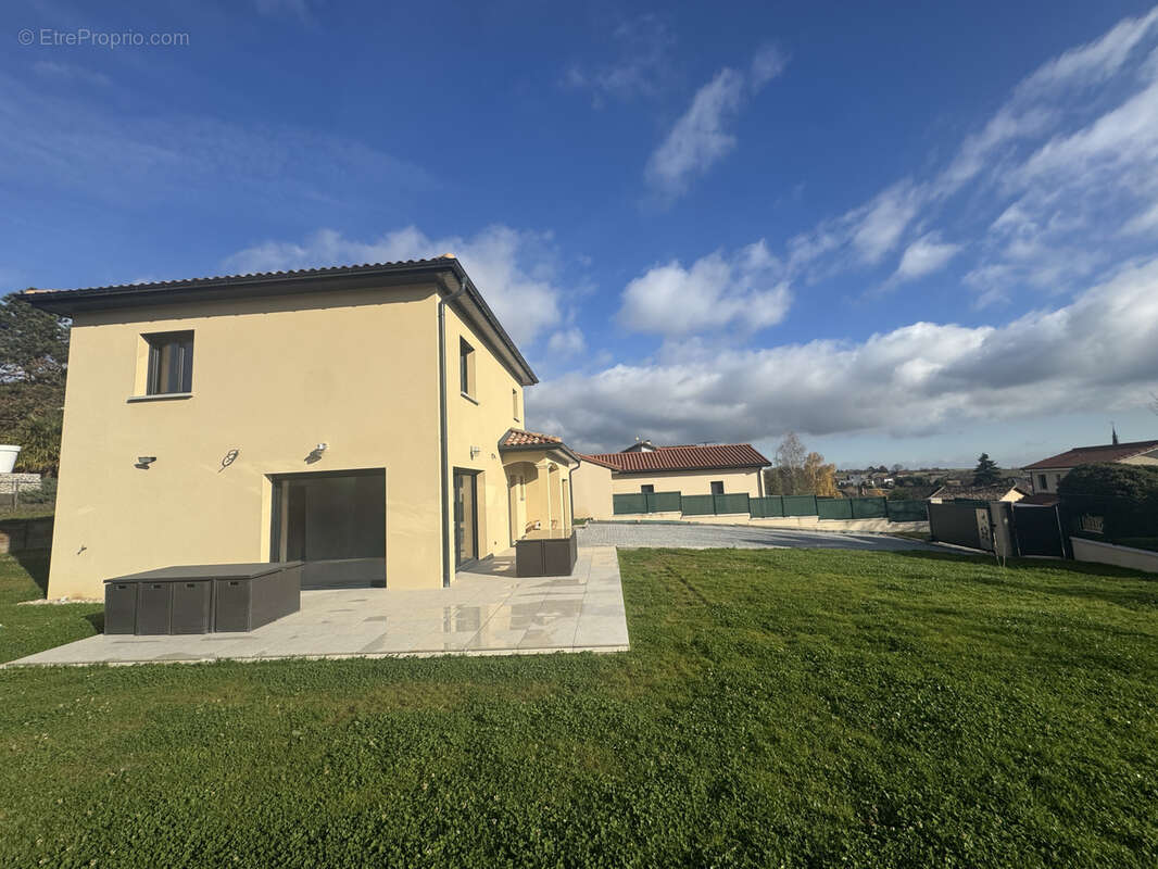 Maison à LE PERREON