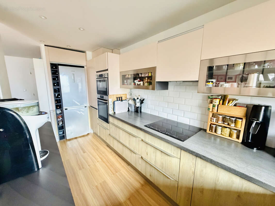 Appartement à CHARENTON-LE-PONT